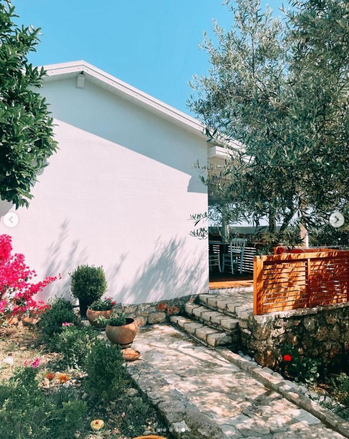 Alevra Hotel Dhermi Exterior photo