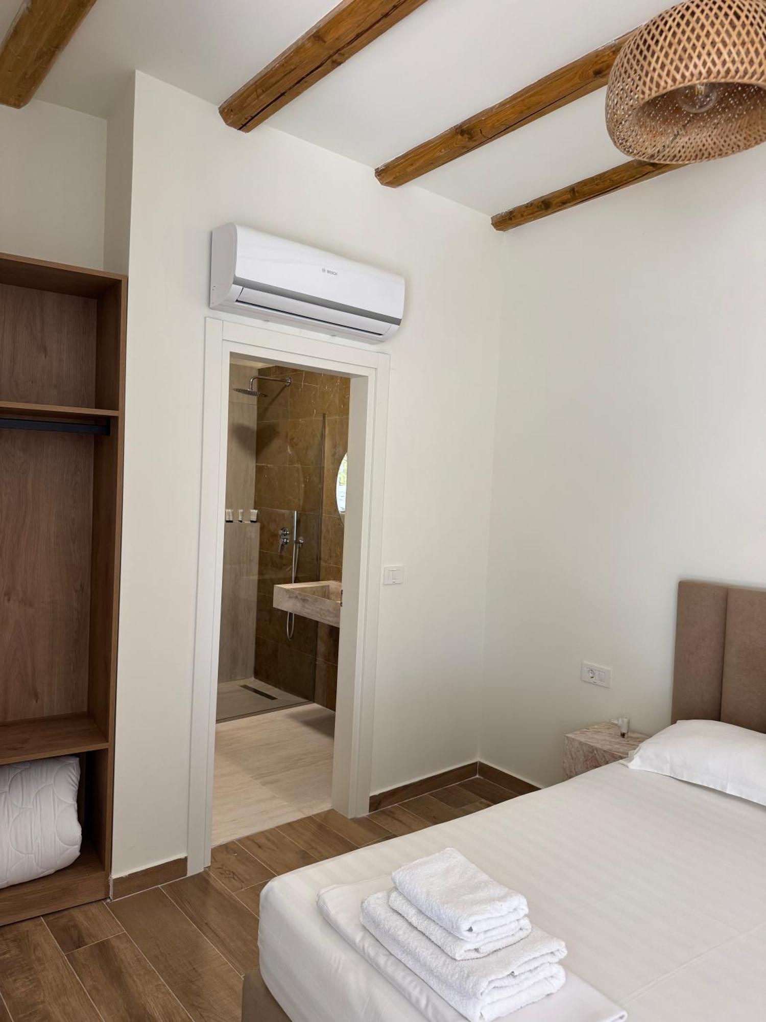 Alevra Hotel Dhermi Exterior photo