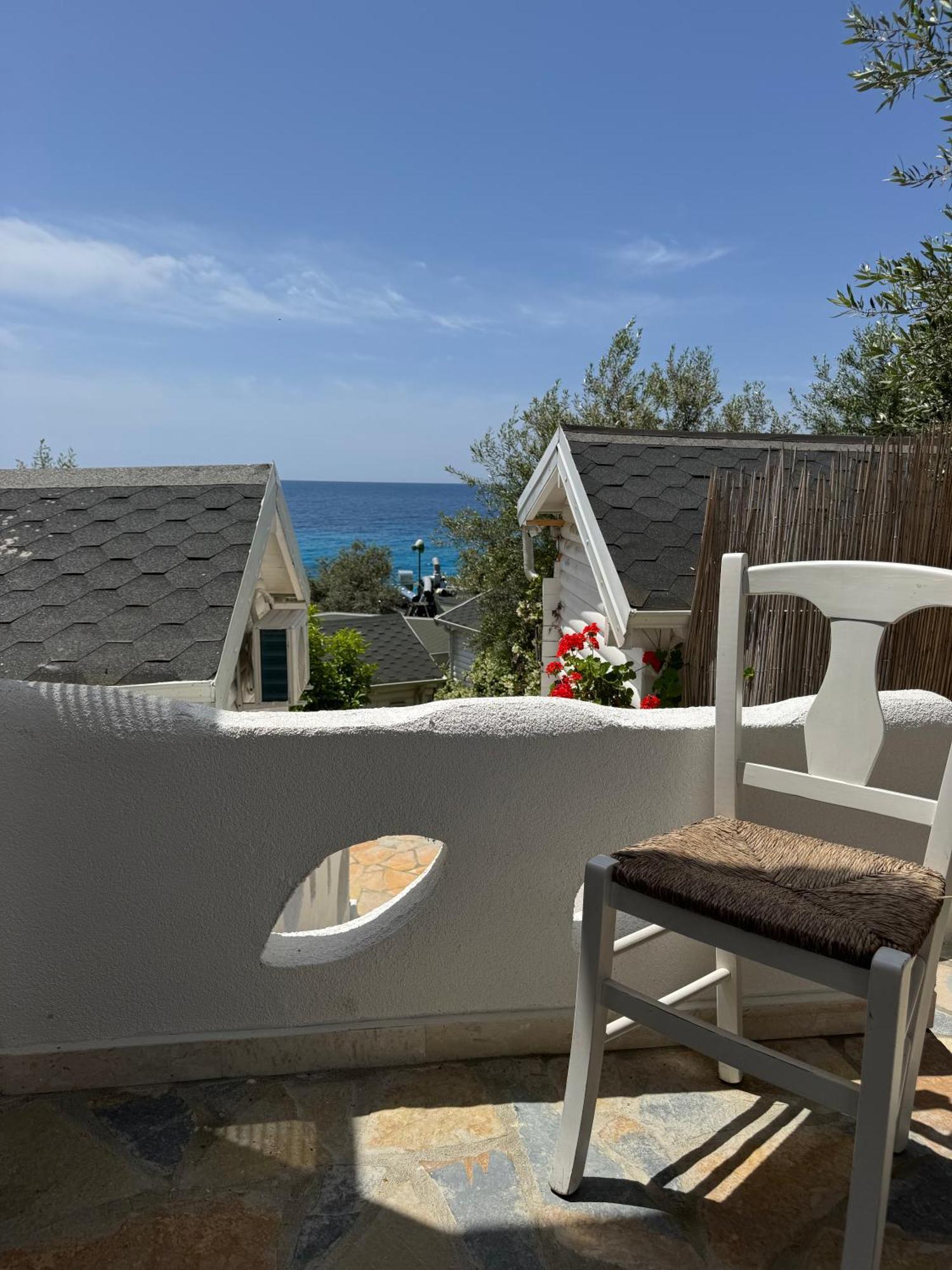 Alevra Hotel Dhermi Exterior photo
