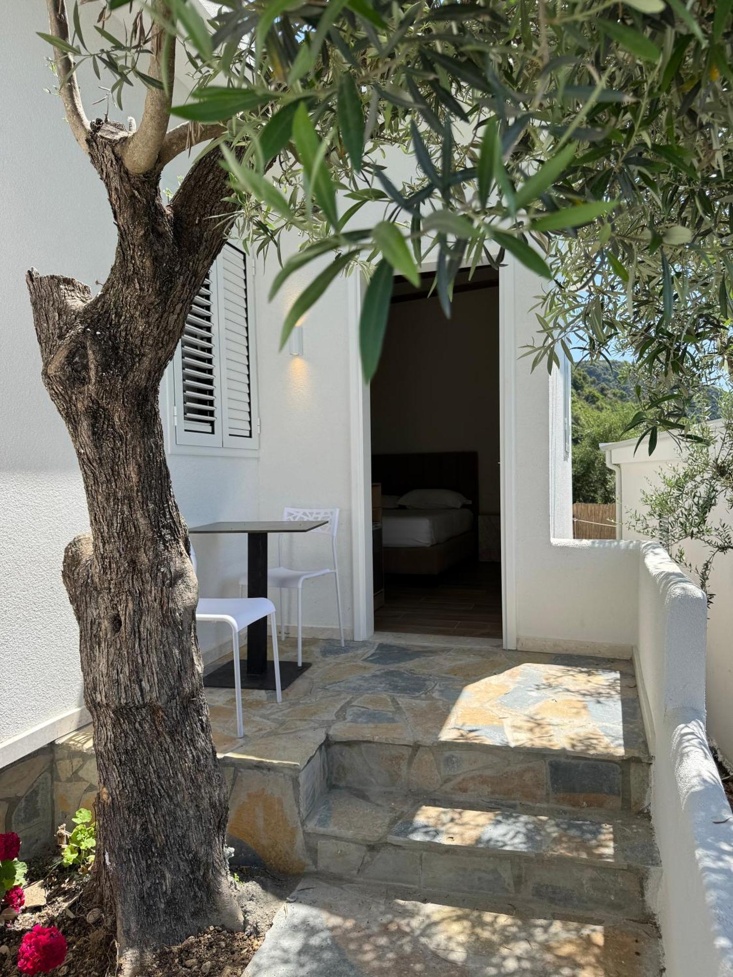 Alevra Hotel Dhermi Exterior photo